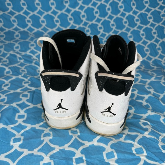 Nike Women’s size 8.5 Air Jordan 6 retro Oreo white black sneakers classic wmns - Picture 3 of 11